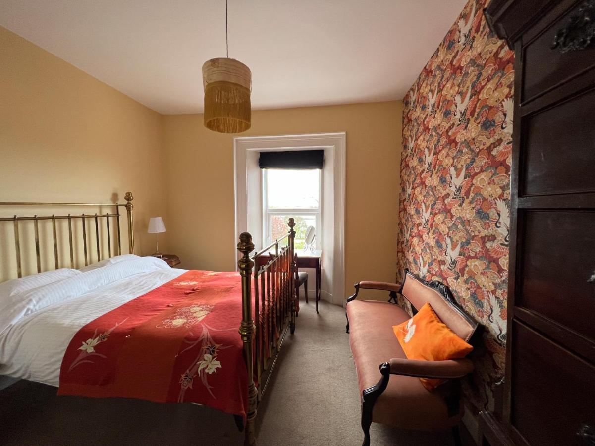 Unique Townhouse With Large Garden Down To The Sea Villa Killough Ngoại thất bức ảnh